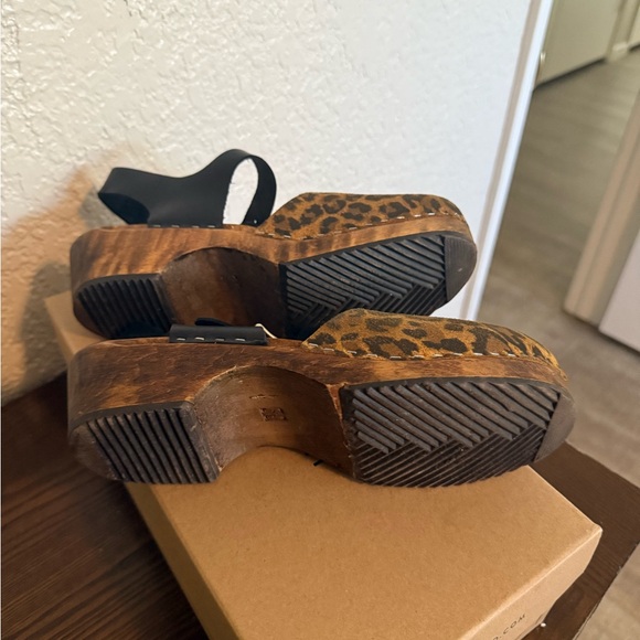 Lotta From Stockholm Leopard Print Mules with Black Straps - Picture 4 of 4